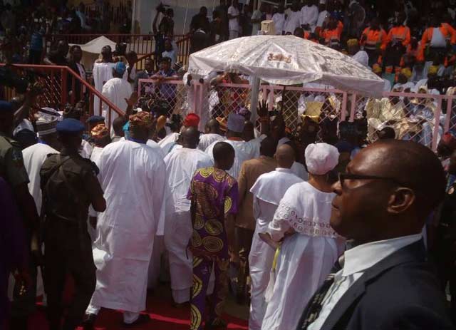 The Ooni of Ife arriving the venue at exactly 11.45am